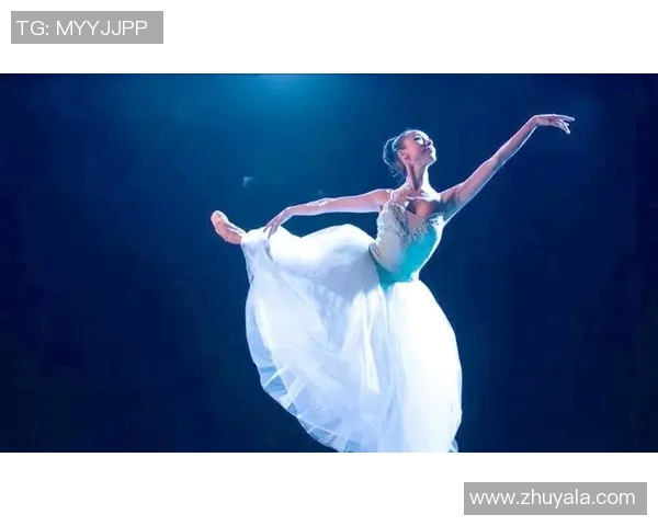 足球明星妻子热舞视频引发网友热议展现甜蜜生活与舞蹈魅力